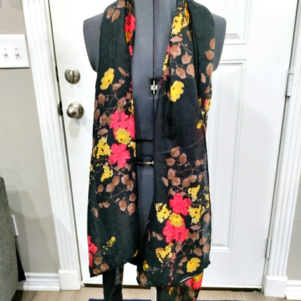 NWT Est. 1946 black floral scarf